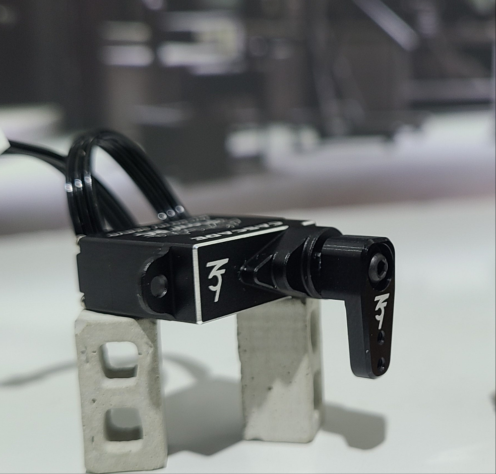Cascade Servo horn shown on the Cascade servo sold separately