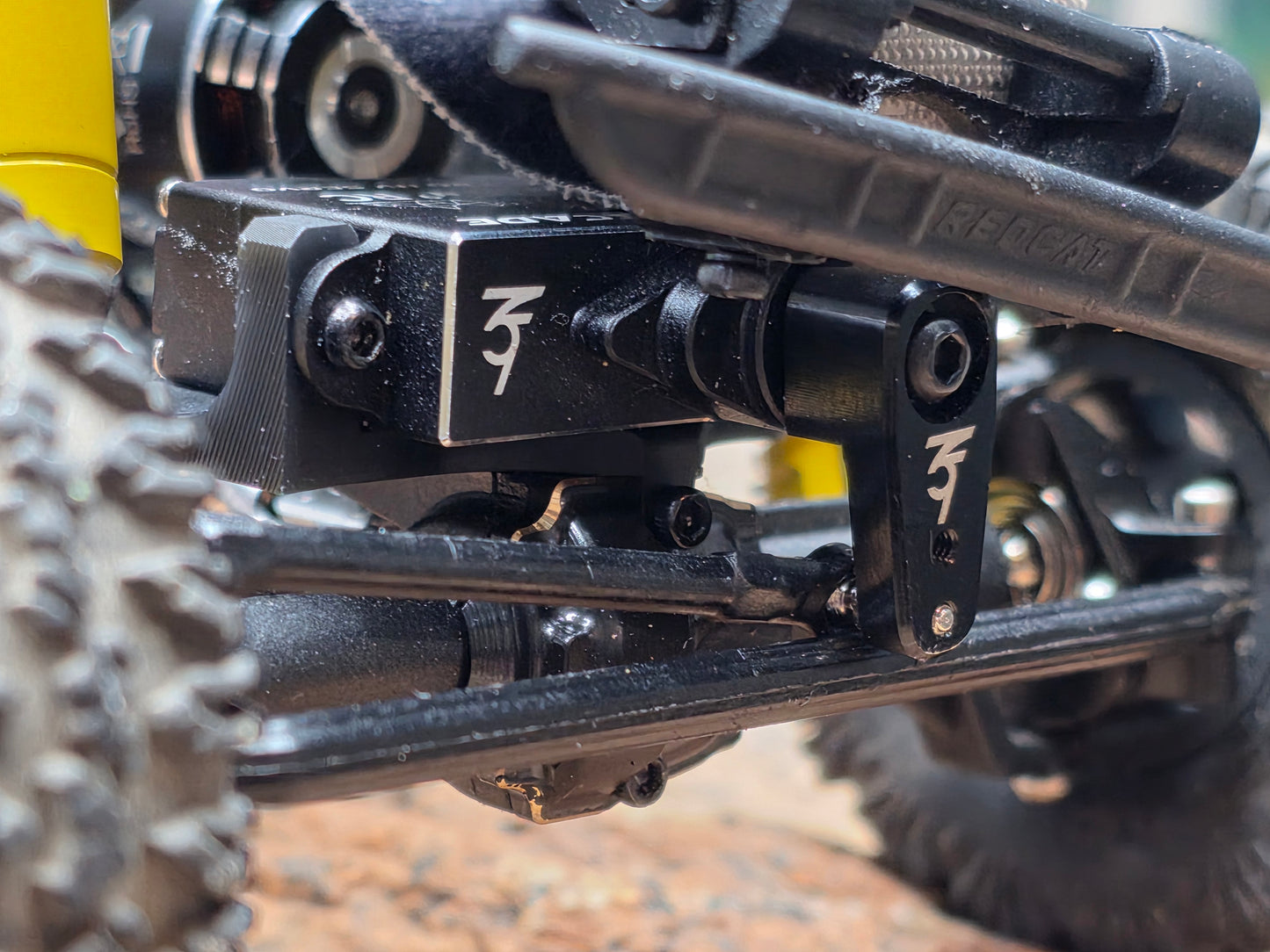 Cascade Servo Mount - Fits Redcat Ascent 32