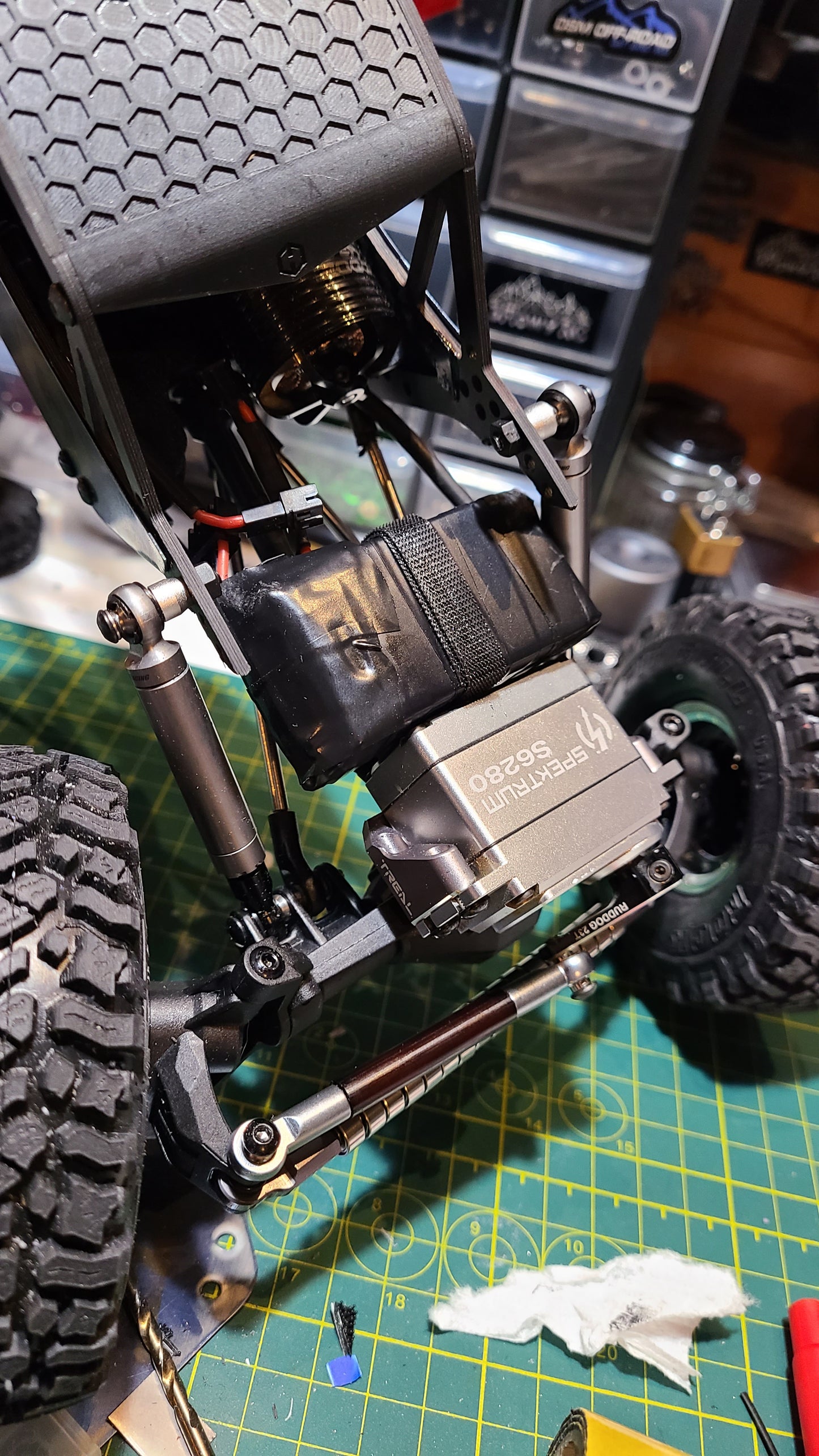 B.O.A.B.S. (Battery On Axle Behind Servo) Mount Fits UTB18