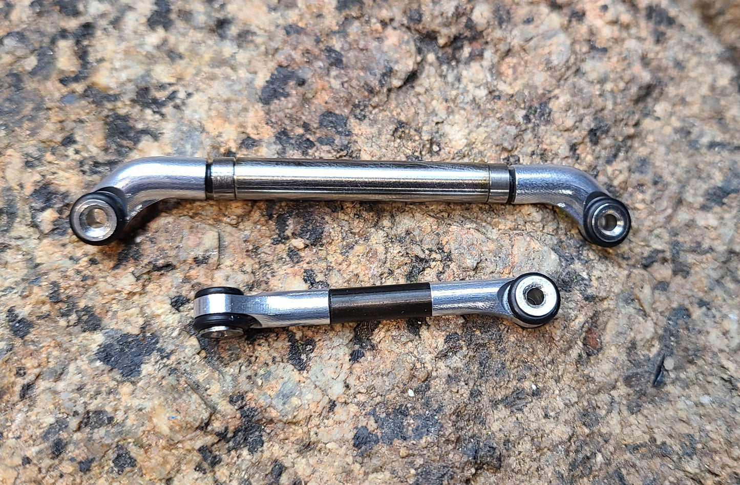 V2.1 R.S.S.L. (Rolling Steel Steering Link) fits Axial SCX24