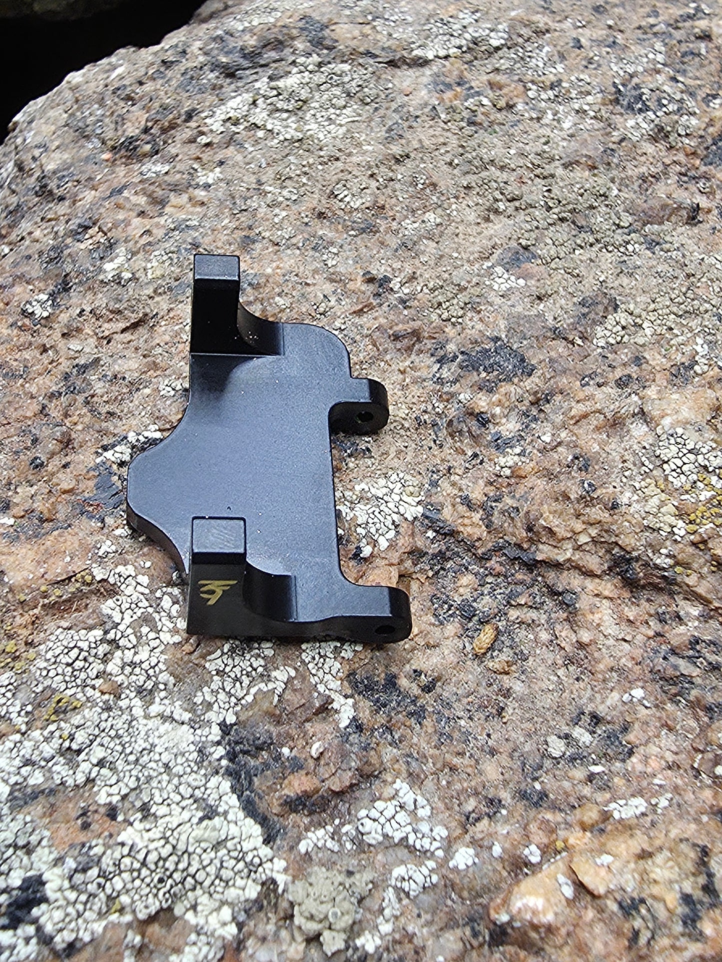 Cascade Servo Mount - Fits Redcat Ascent 32