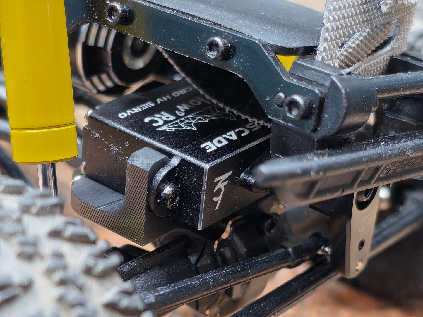 Cascade Servo Mount - Fits Redcat Ascent 32