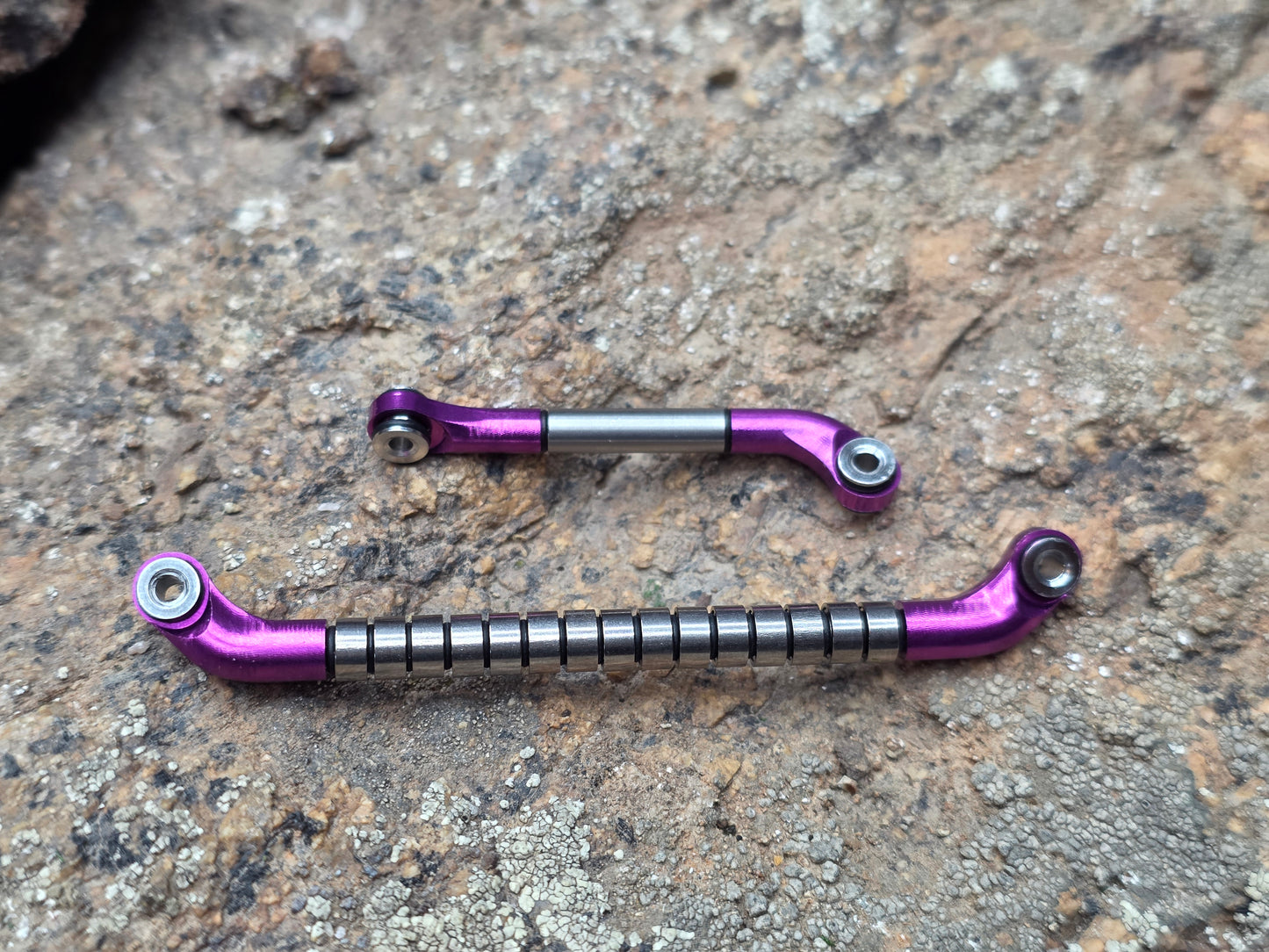 V2 Roller Bearing Steering Link (R.B.S.L.) - Fits MEUS +6.2mm Portals for SCX24