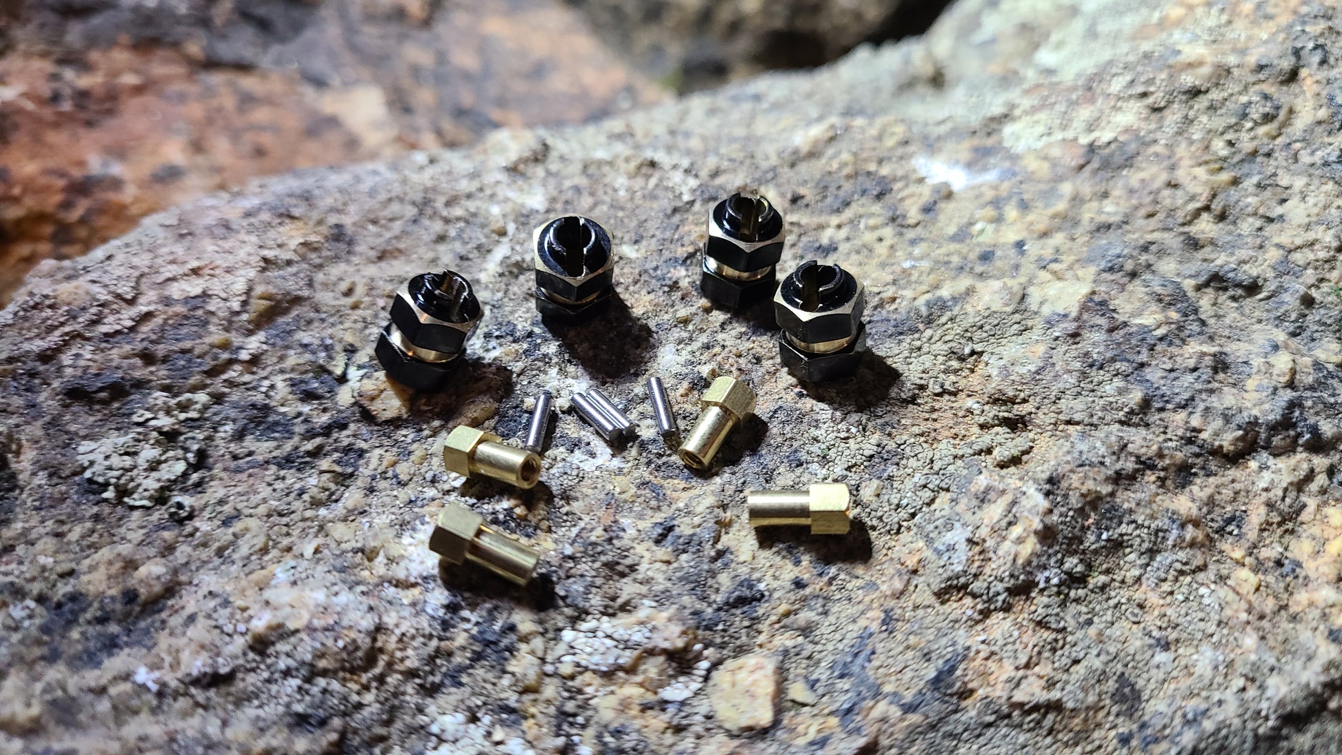 Brass hub extenders +4mm for SCX24 & AX24